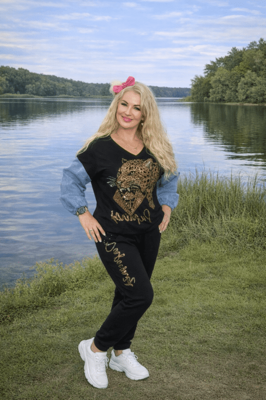 Kostium dresowy damski bawełniany dekoracja z cekinków