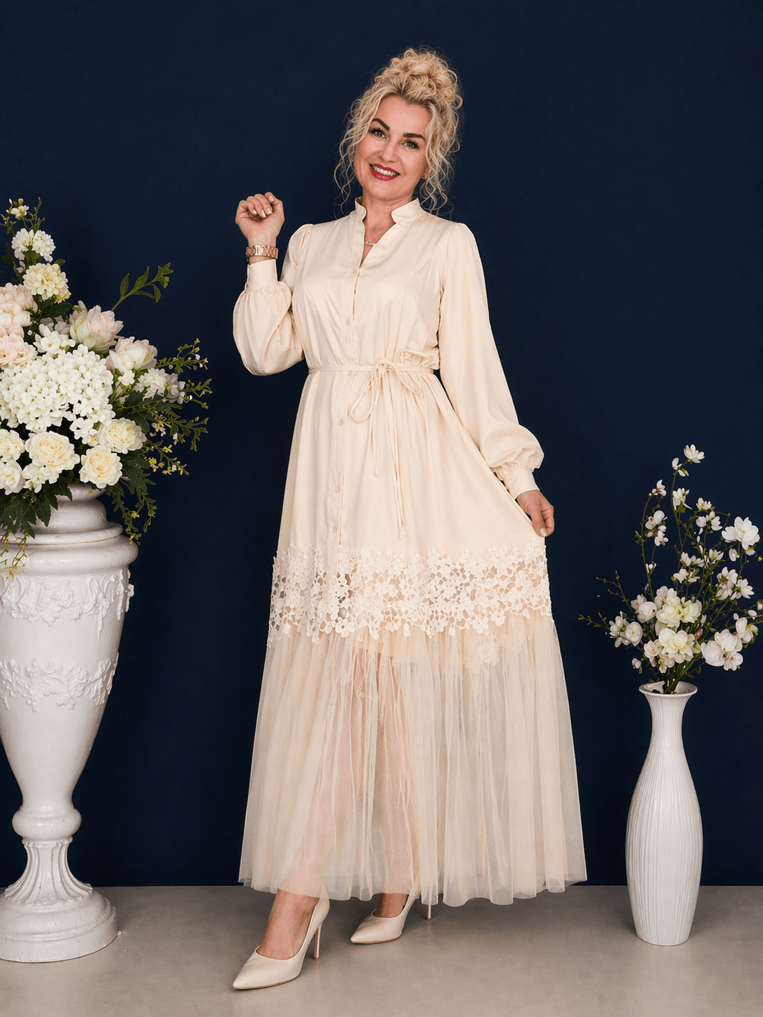 Elegancka długa sukienka kremowa z koronką i tiulem na komunię wiosna lato