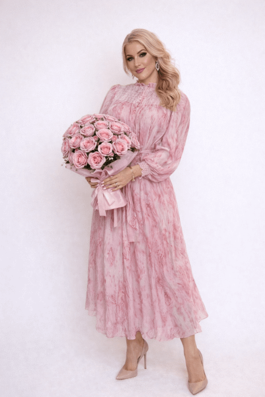 Długa sukienka midi z paskiem i haftem w stylu boho