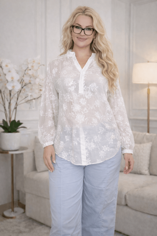 Biała haftowana bluzka damska z guzikami – lekka, zwiewna, boho elegancja